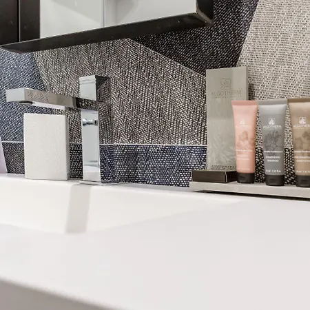 بوتيك تياترو رومانو فندق